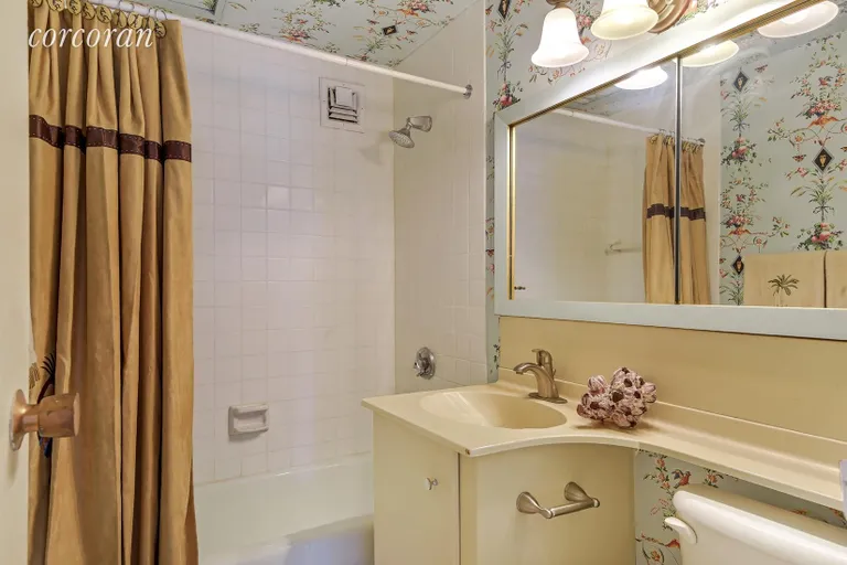 New York City Real Estate | View 111 East 85th Street, 15F | Bathroom | View 7