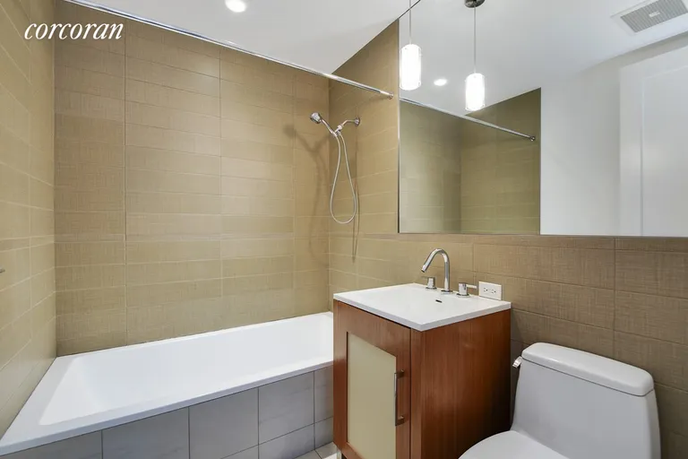 New York City Real Estate | View 125 North 10th Street, SOUTH4D | Second Bath with Deep Soaking Tub | View 6