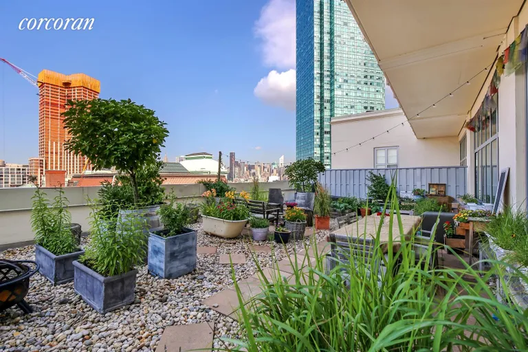 New York City Real Estate | View 27-28 Thomson Avenue, 622 | Location 2 | View 2