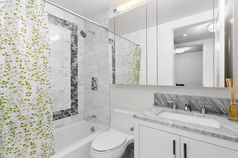 New York City Real Estate | View 200 East 94th Street, 507 | Master Bathroom | View 5
