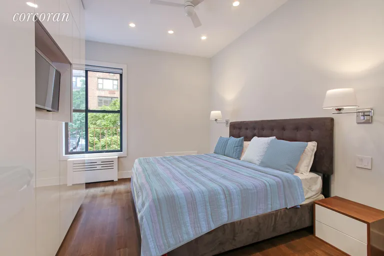New York City Real Estate | View 425 East 78th Street, 5A | room 2 | View 3