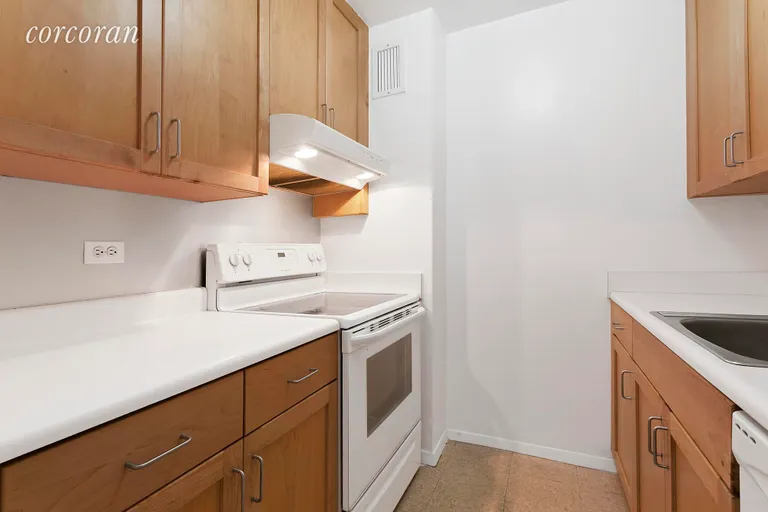 New York City Real Estate | View 137 Barrow Street, 4A | Kitchen | View 4
