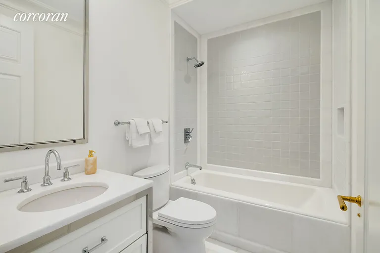 New York City Real Estate | View 20 East End Avenue, 6A | room 10 | View 11