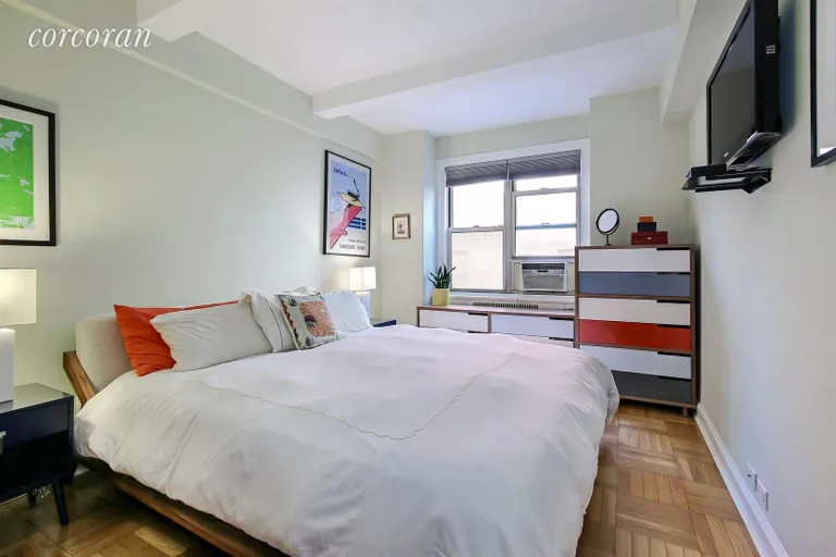 New York City Real Estate | View 220 Madison Avenue, 8C | Master bedroom that can fit a king sized bed! | View 3