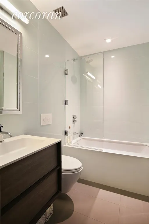 New York City Real Estate | View 1080 Madison Avenue, 14A | Master Bathroom | View 4