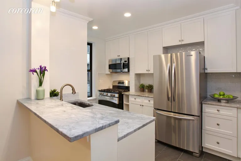 New York City Real Estate | View 255 Eastern Parkway, B6 | Kitchen | View 8