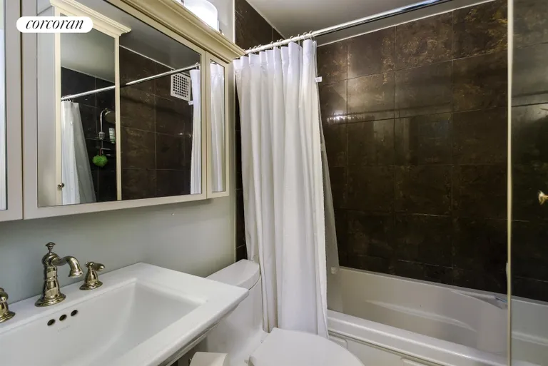New York City Real Estate | View 186 West 80th Street, 5C | Bathroom | View 5