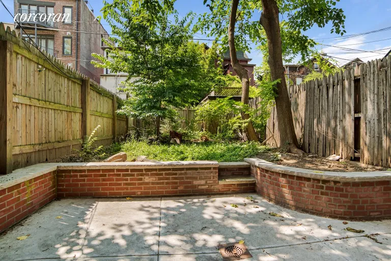 New York City Real Estate | View 186 Hall Street, 1 | Stunning deck and garden! | View 2