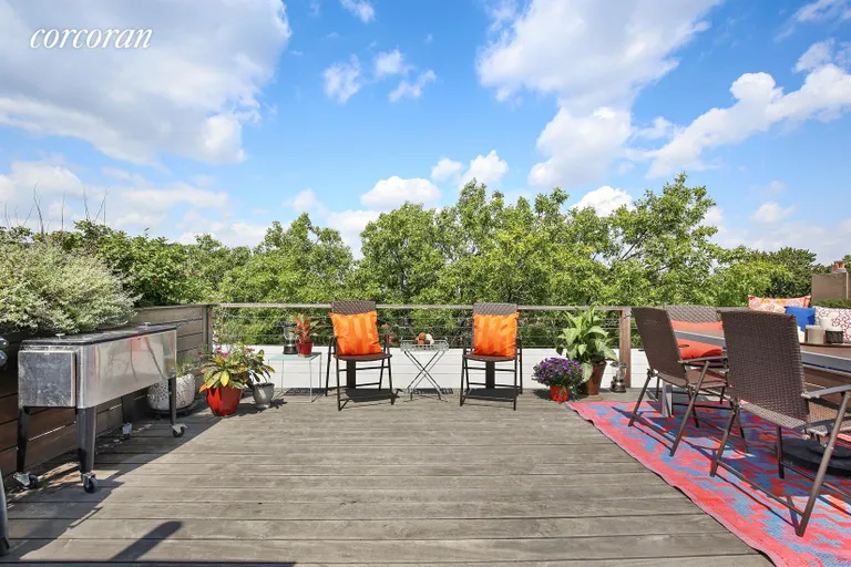 New York City Real Estate | View 154 Lafayette Avenue, 3 | Entertaining is a breeze! | View 10