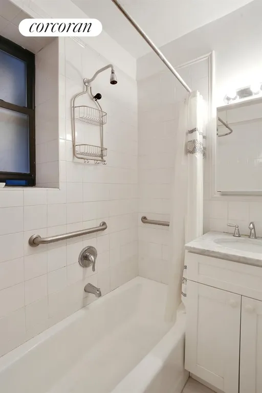 New York City Real Estate | View 211 West 106th Street, 6E | Bathroom | View 12