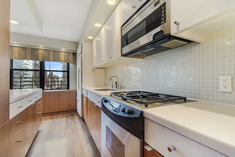 New York City Real Estate | View 200 East 74th Street, 11B | Kitchen | View 4