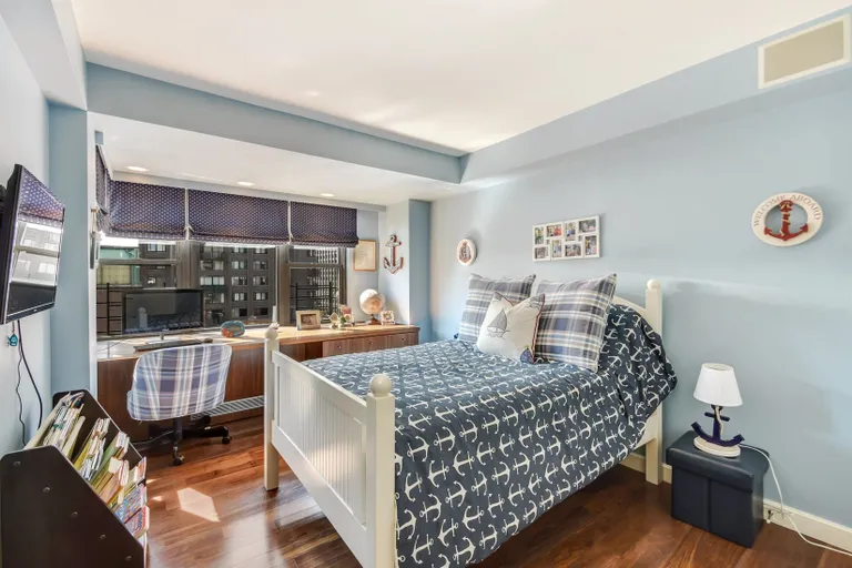 New York City Real Estate | View 200 East 74th Street, 11B | Bedroom | View 8