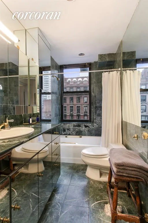 New York City Real Estate | View 435 East 57th Street, 14A | Bathroom | View 7