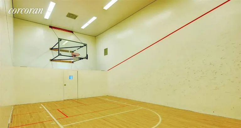 New York City Real Estate | View 275 West 96th Street, 6L | Basketball Court | View 7