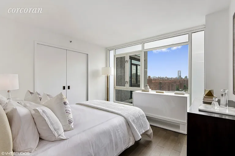 New York City Real Estate | View 385 First Avenue, 16A | room 2 | View 3