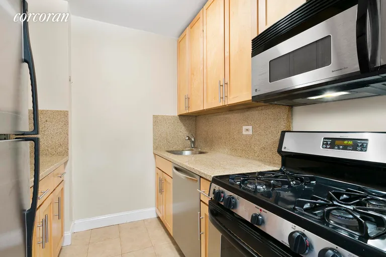 New York City Real Estate | View 150 East 85th Street, 4F | 3 | View 3