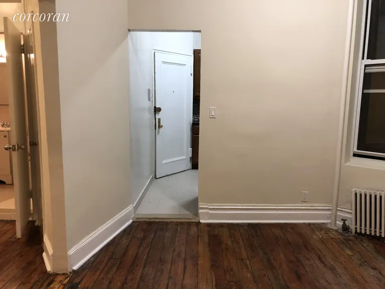 New York City Real Estate | View 18 North Moore Street, 2R | room 2 | View 3