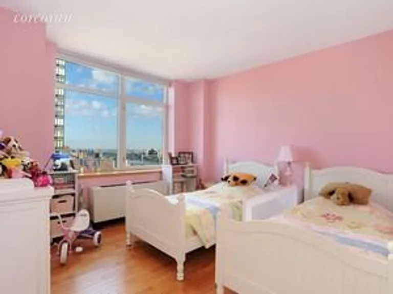 New York City Real Estate | View 1760 Second Avenue, 25A | room 2 | View 3