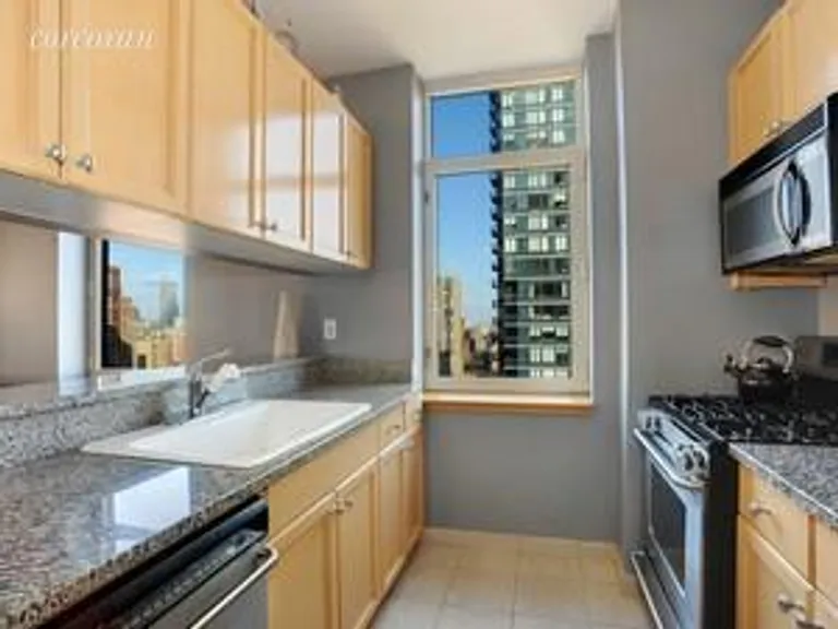 New York City Real Estate | View 1760 Second Avenue, 25A | room 3 | View 4