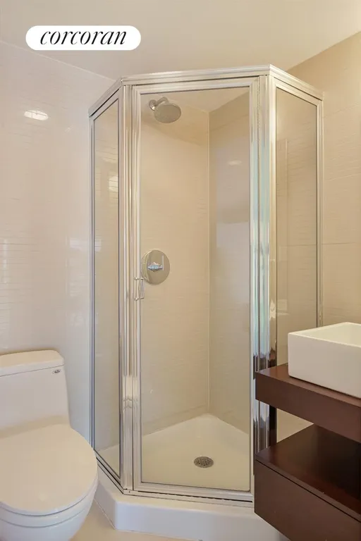 New York City Real Estate | View 361 Carroll Street, 2D | 2nd Bathroom | View 14