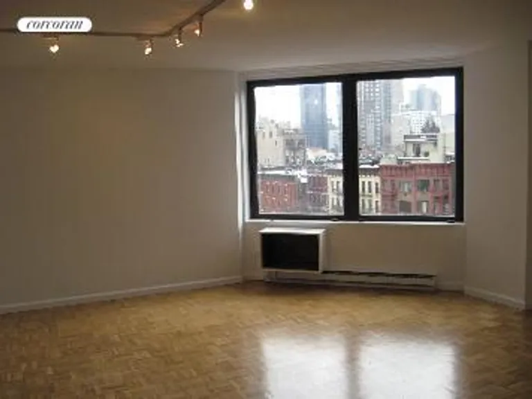 New York City Real Estate | View 1619 Third Avenue, 5H | Big Dining Area | View 6