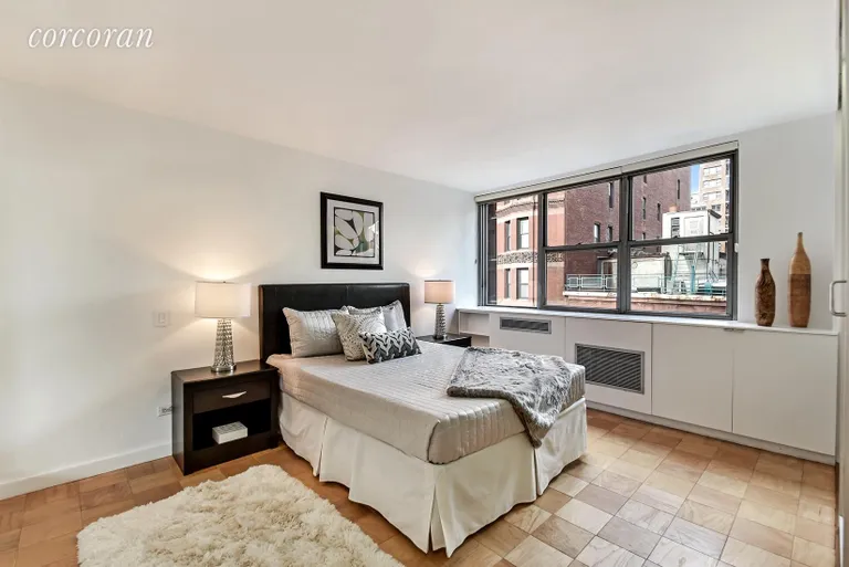 New York City Real Estate | View 32 Gramercy Park South, 6L | Bedroom | View 3