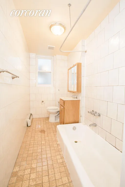 New York City Real Estate | View 466 Prospect Place, 2A | Bathtub | View 10