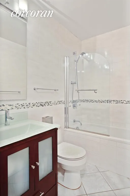 New York City Real Estate | View 250 West 89th Street, 2M | 2nd Bathroom | View 7