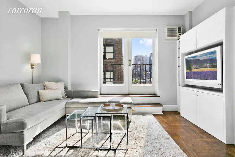 New York City Real Estate | View 20 West 72Nd Street, 906A | Living Room  | View 4