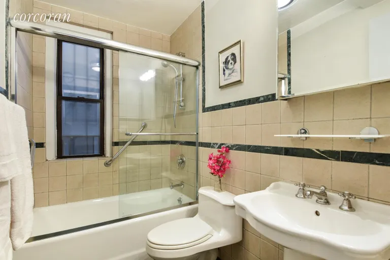 New York City Real Estate | View 175 West 93rd Street, 1G | Bathroom | View 6