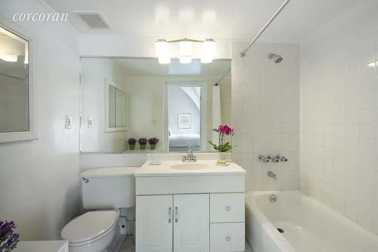 New York City Real Estate | View 360 Court Street, 23 | Bathroom | View 8