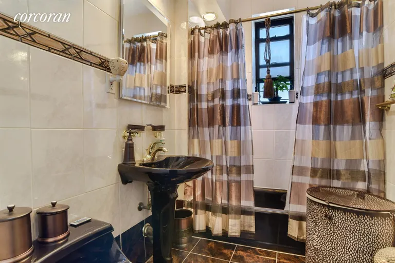 New York City Real Estate | View 645 East 26th Street, 6H | Bathroom | View 5