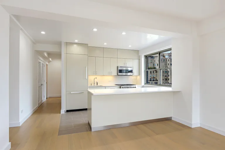 New York City Real Estate | View 20 East 68th Street, 16B | Modern Open Kitchen | View 2