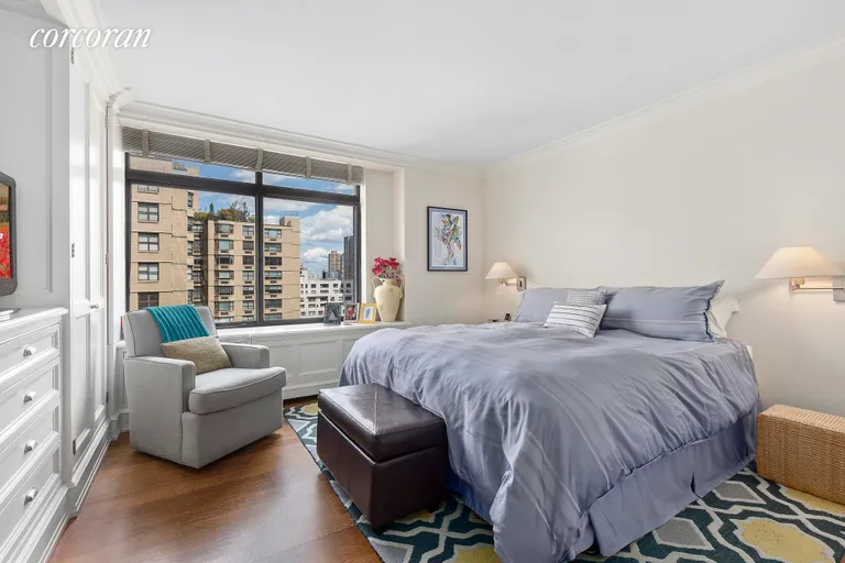 New York City Real Estate | View 400 East 70th Street, 1906 | 5 | View 5