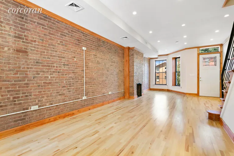 New York City Real Estate | View 148A Hull Street | room 5 | View 6