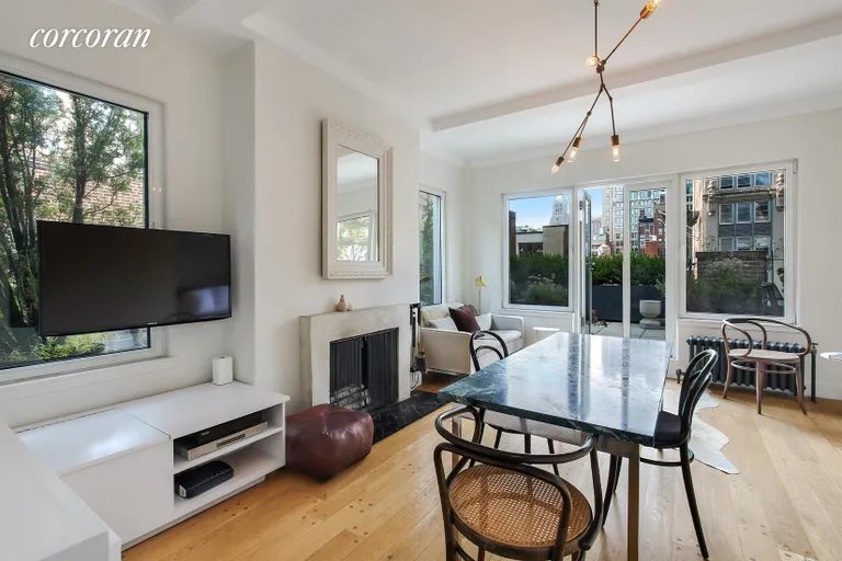 New York City Real Estate | View 102 East 22Nd Street, PHD | Living Room | View 5