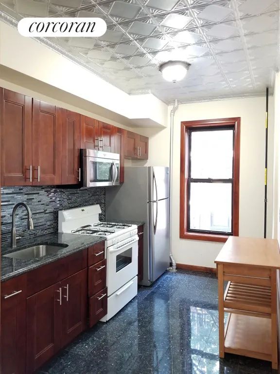 New York City Real Estate | View 703 Carroll Street, 2R | 2 Beds, 1 Bath | View 1