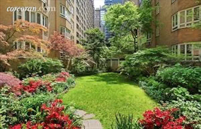 New York City Real Estate | View 333 West 57th Street, 301 | room 9 | View 10