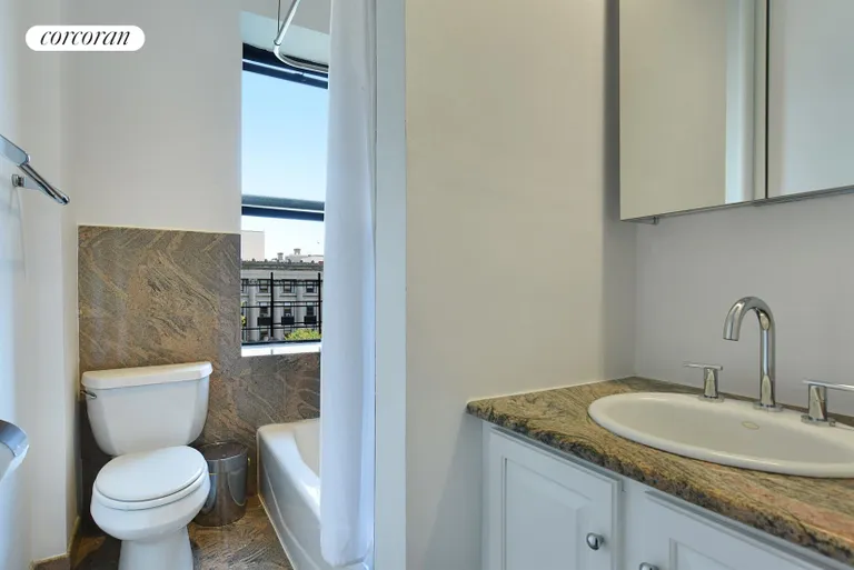 New York City Real Estate | View 255 Eastern Parkway, F16 | Bathroom | View 10