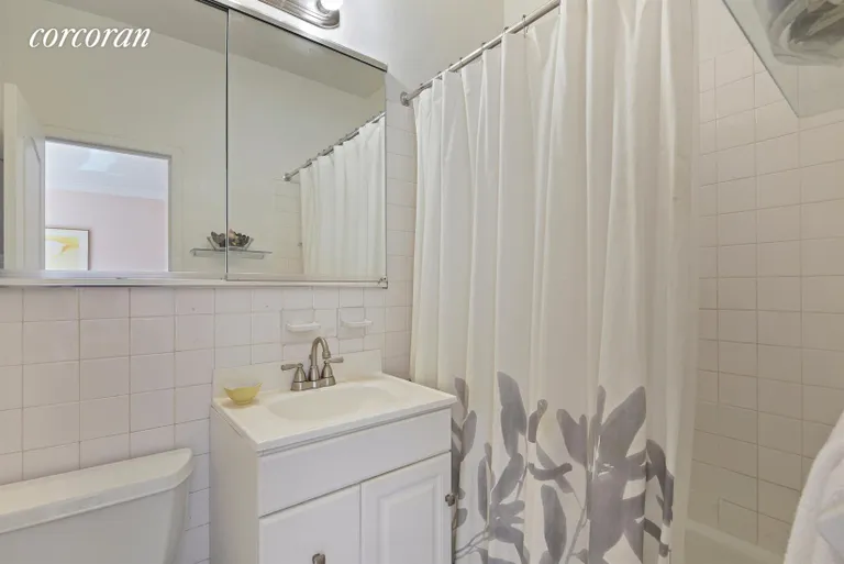 New York City Real Estate | View 257 Central Park West, 7G | Updated Master Bathroom | View 4