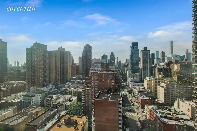 New York City Real Estate | View 404 East 76th Street, 22C | Unobstructed Views | View 4