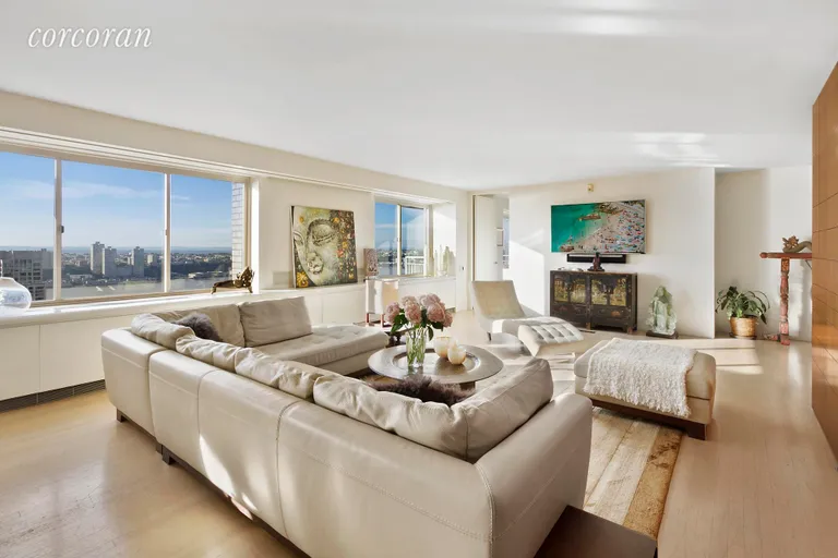 New York City Real Estate | View 201 West 70th Street, PH 42AB | Great Room | View 3