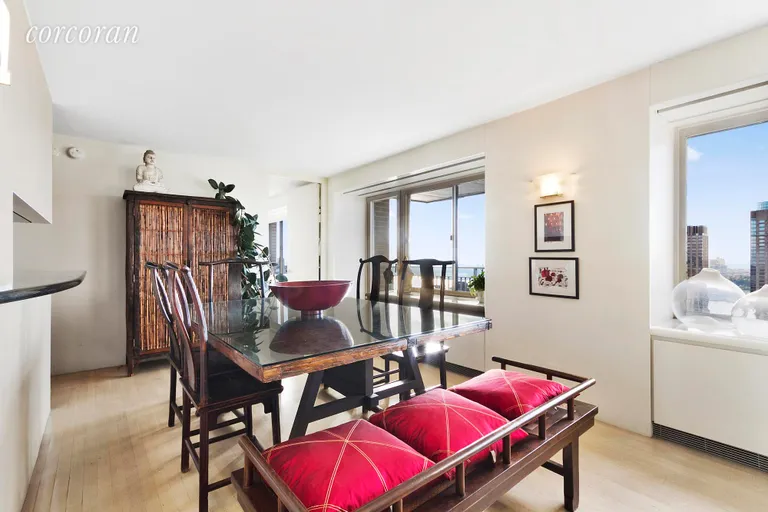 New York City Real Estate | View 201 West 70th Street, PH 42AB | Dining Room | View 4