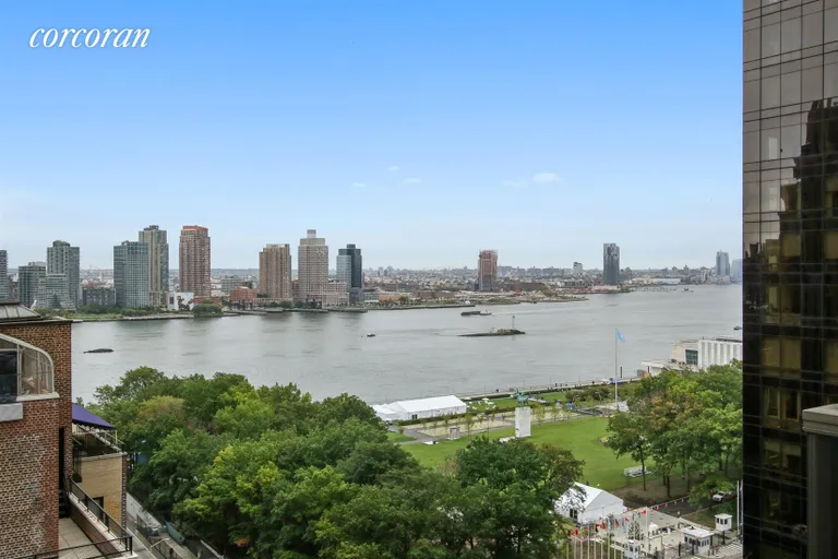 New York City Real Estate | View 100 United Nations Plaza, 20A | Amazing East Facing River Views | View 8