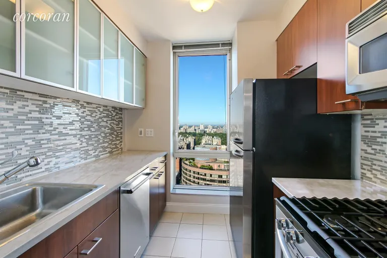 New York City Real Estate | View 215-217 East 96th Street, 41E | Kitchen | View 8