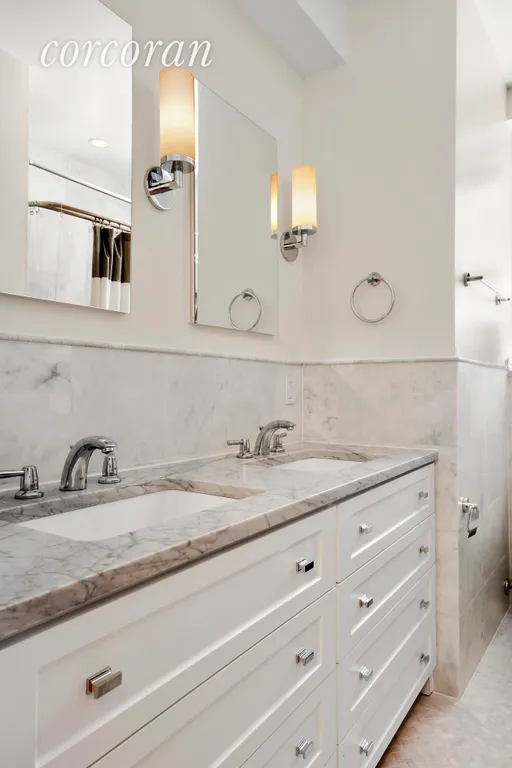 New York City Real Estate | View 420 Riverside Drive, GE | Spa-Style Master Bathroom with Tub/Shower combo! | View 8