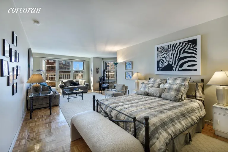 New York City Real Estate | View 305 East 24th Street, 20M | Living Room | View 3