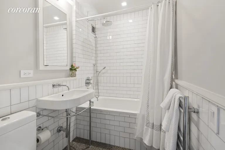 New York City Real Estate | View 115 East 87th Street, 38C | 2nd Bathroom  | View 10