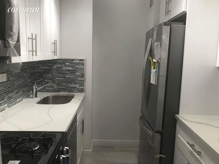 New York City Real Estate | View 301 East 79th Street, 4L | Stunning, newly renovated Kitchen | View 3