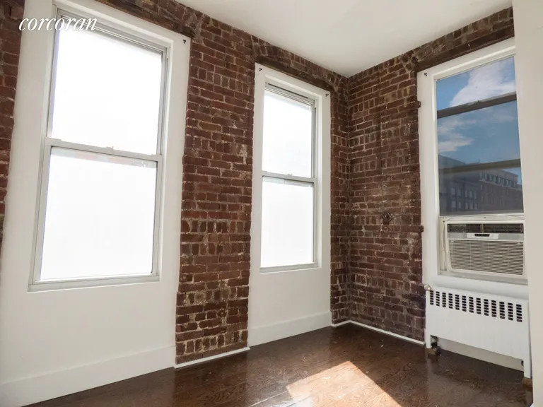 New York City Real Estate | View 519 Myrtle Avenue, 4 | 3 Beds, 1 Bath | View 1